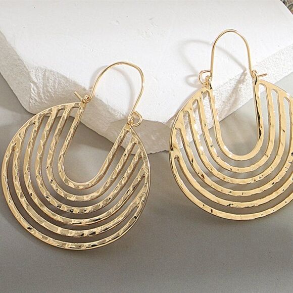 Retro Gold Hammered Crescent Hoop Earrings - Picture 5 of 13